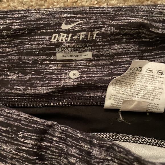 Nike dri-fit cropped leggings - Picture 2 of 5